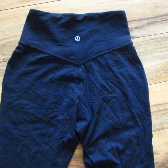lululemon Black High-Rise Legging size 0 - Picture 1 of 9